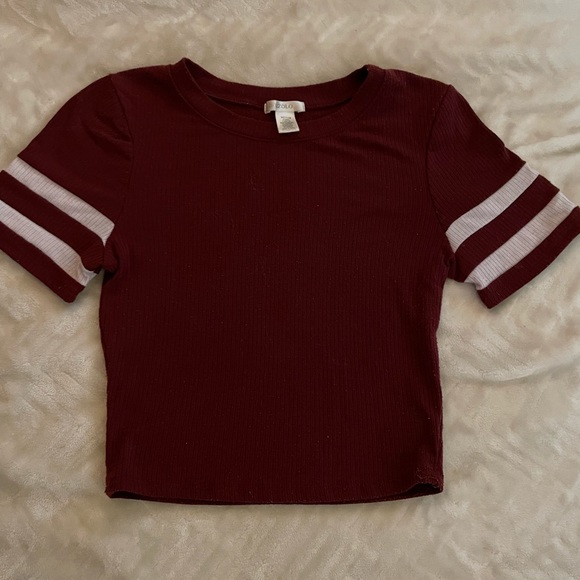 burgundy crop top w/ two white striped on each sleeve - Picture 1 of 1